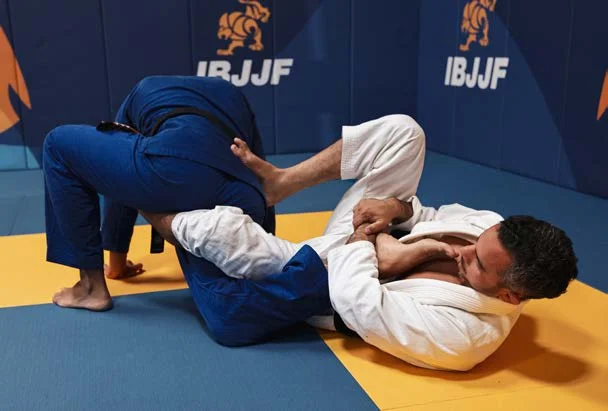 Llaves que tuercen la rodilla - Manual Technical Fouls & Illegal Moves de la IBJJF